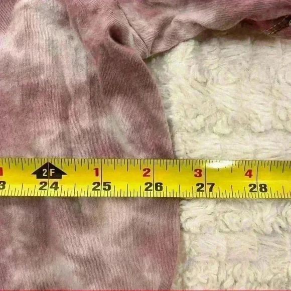 Zion Rootswear Womens Willie Nelson Tye Dye Cold Shoulder Graphic Tee Sz 4 Boho - Picture 8 of 9